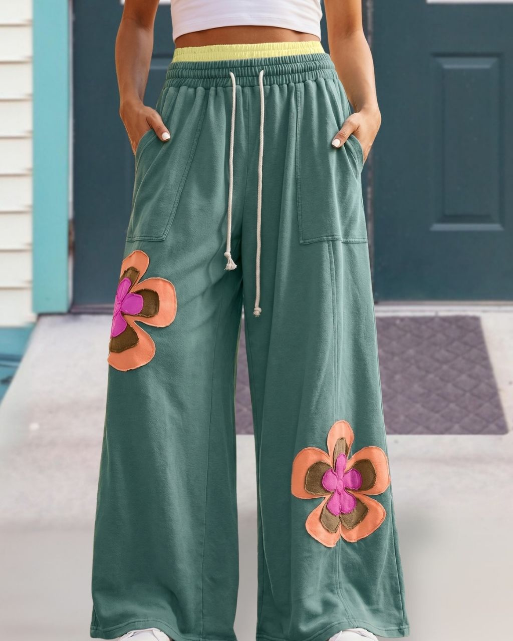 Color-blocked Floral Patch Wide-leg Pants