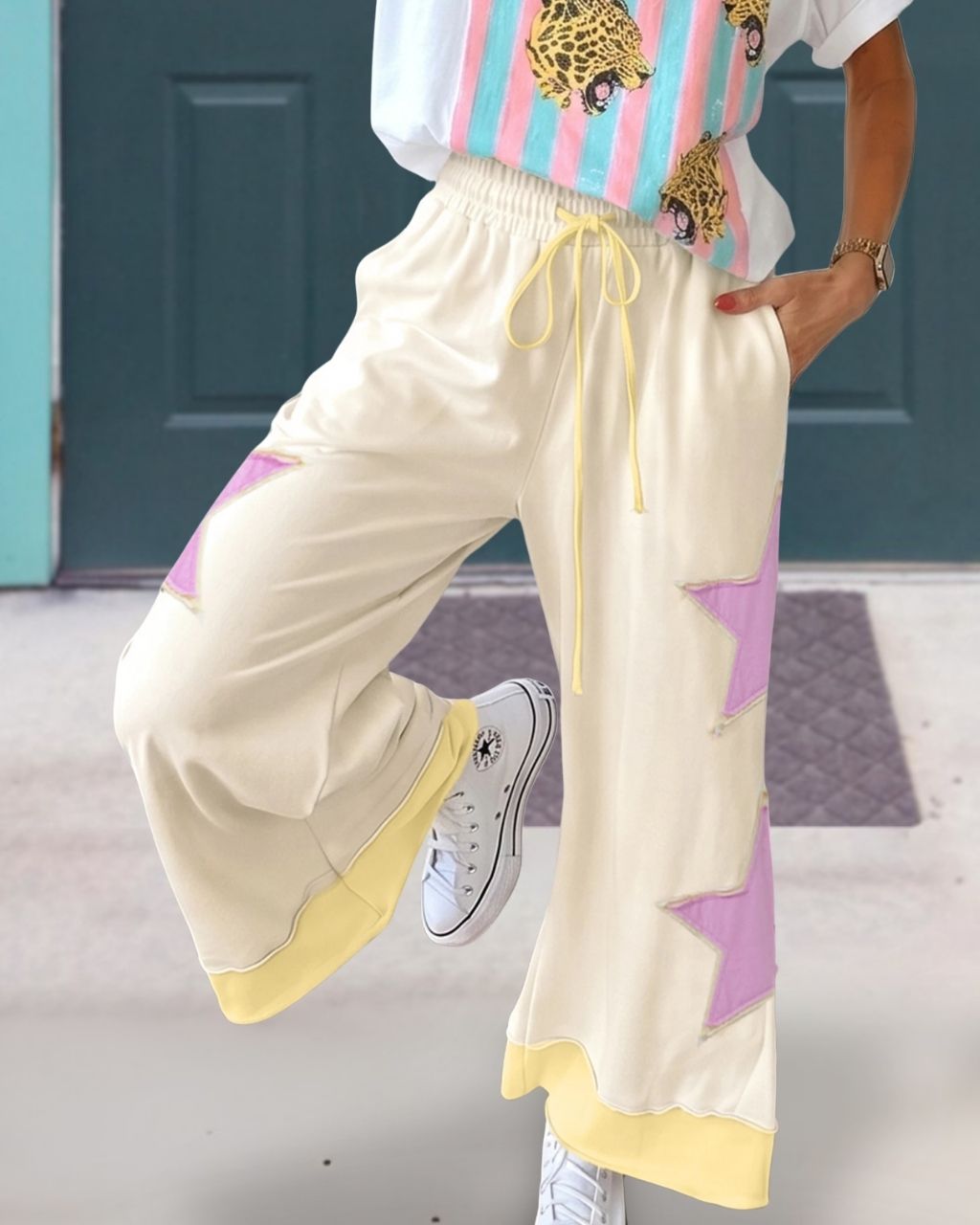 Contrast Star Patch Wide-Leg Pants