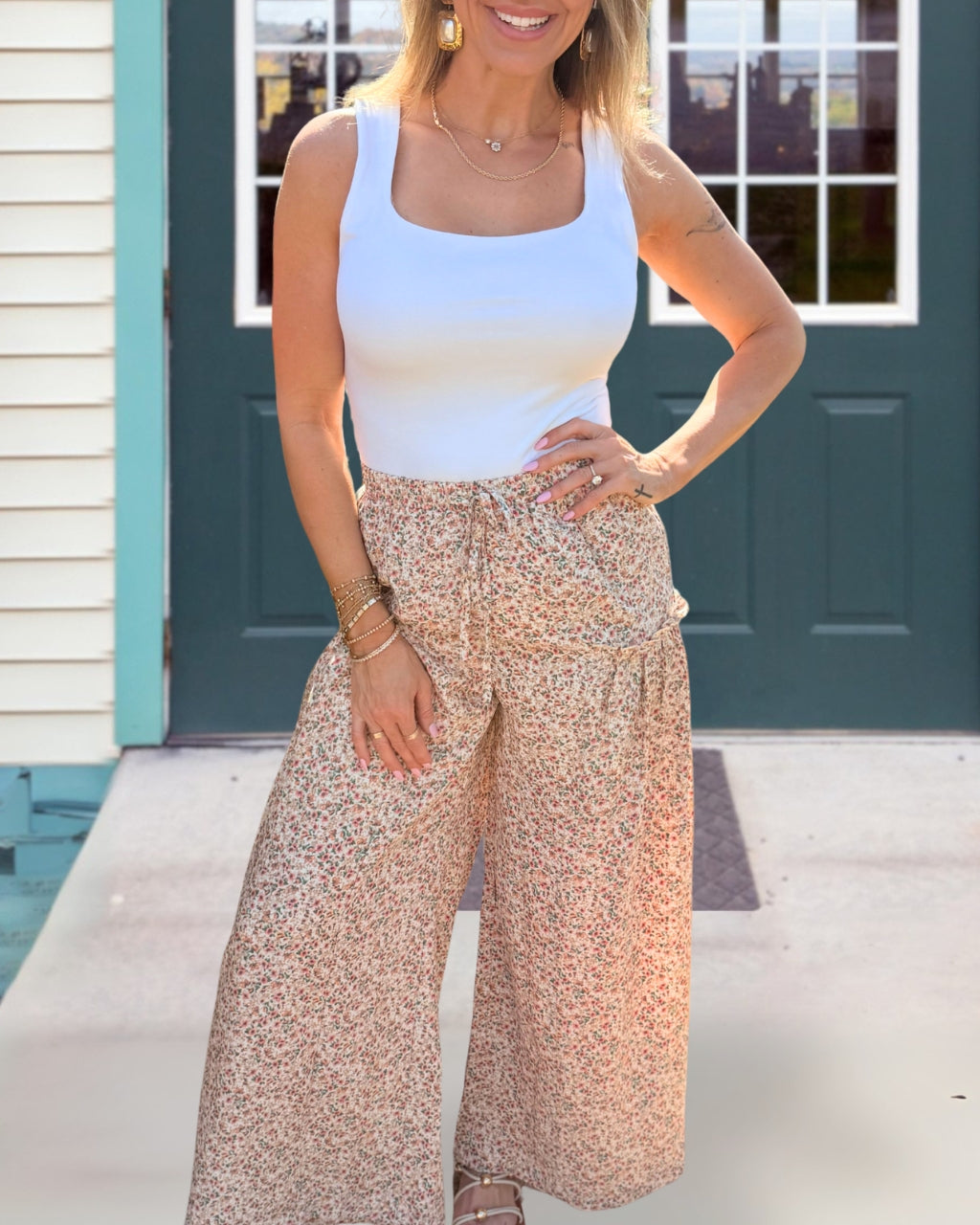 Charming Floral Wide-leg Pants