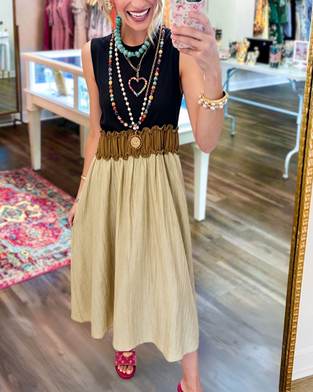 Color-blocked Pleated Sleeveless Dress