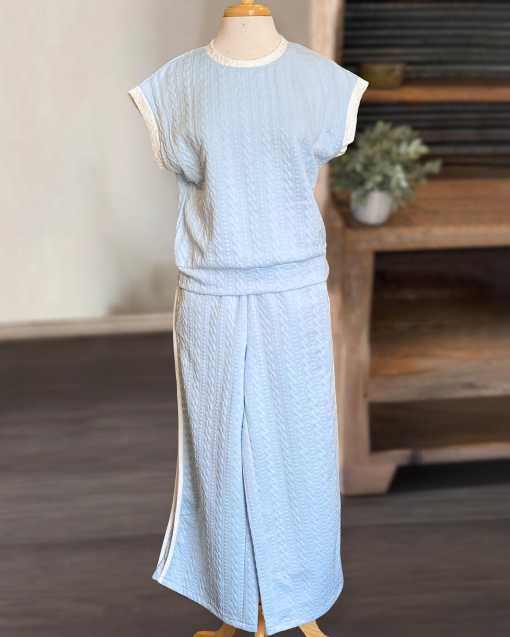 Simple Quilted Textured Set