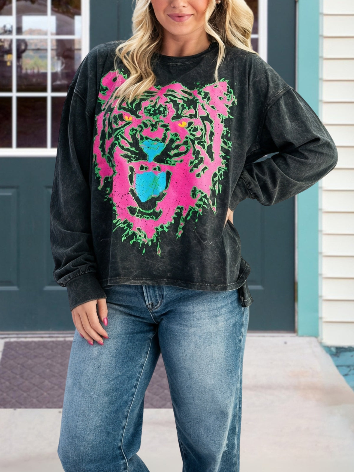 Colorful Tiger Head Washed Distressed Pullover