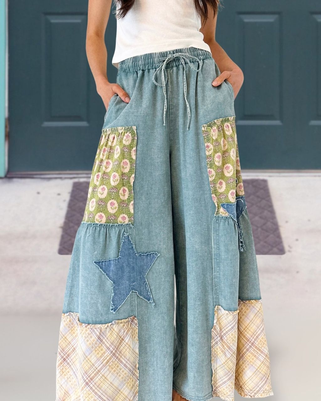 Star Patchwork Floral Wide-leg Denim Pants