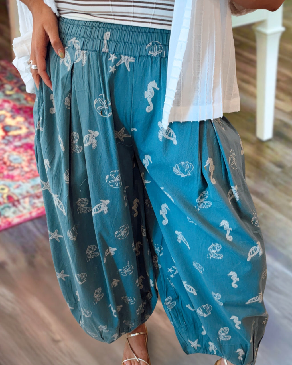 Loose-Fit Ocean-Themed Print Pants