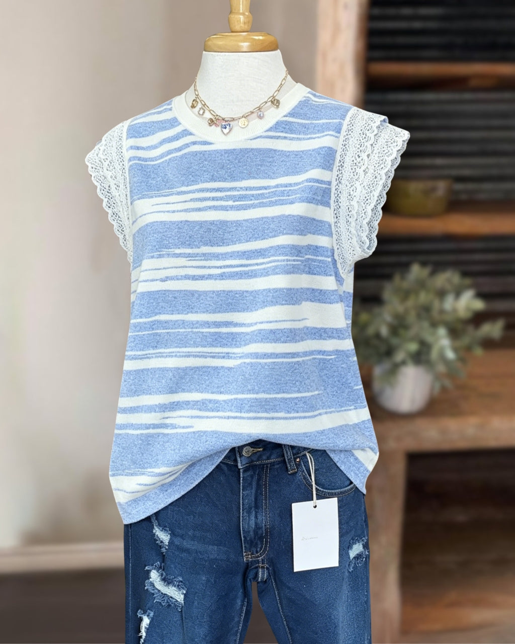 Lace Flutter Sleeve Knit Top