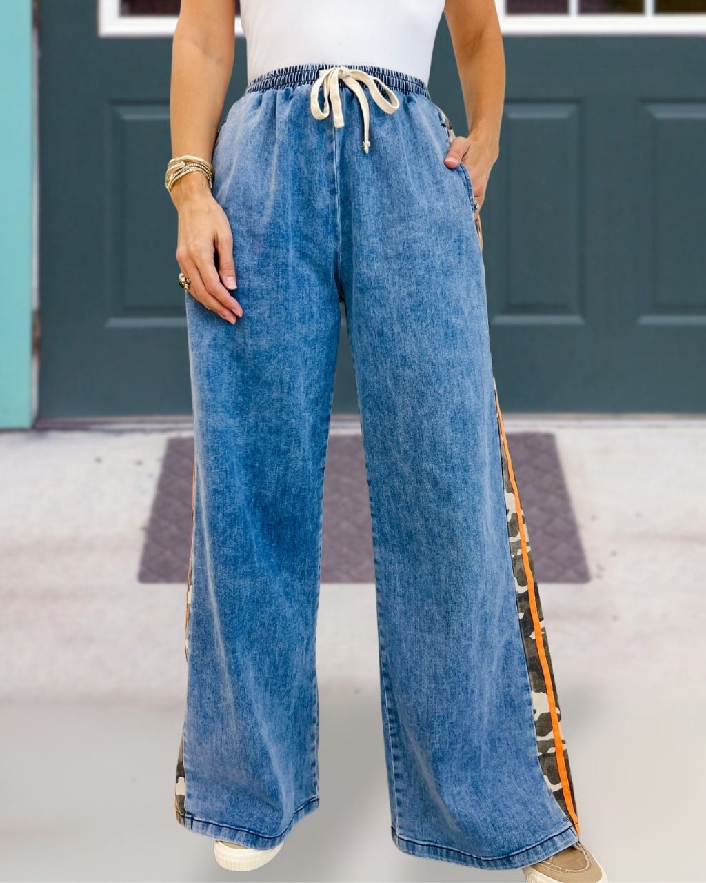 Side Camouflage Stripe Washed Denim Jeans