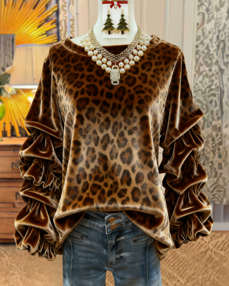 Chic Leopard Velvet Pullover