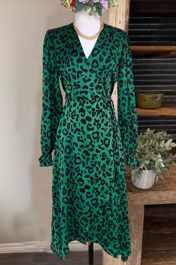 Chic Jungle Leopard Print Dress