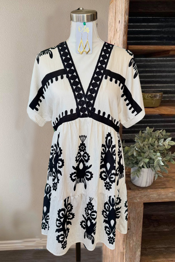 Exquisite Patterned V-neck Dress