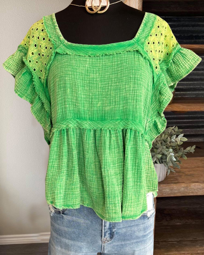 Trendy Ruffled Pleated Top