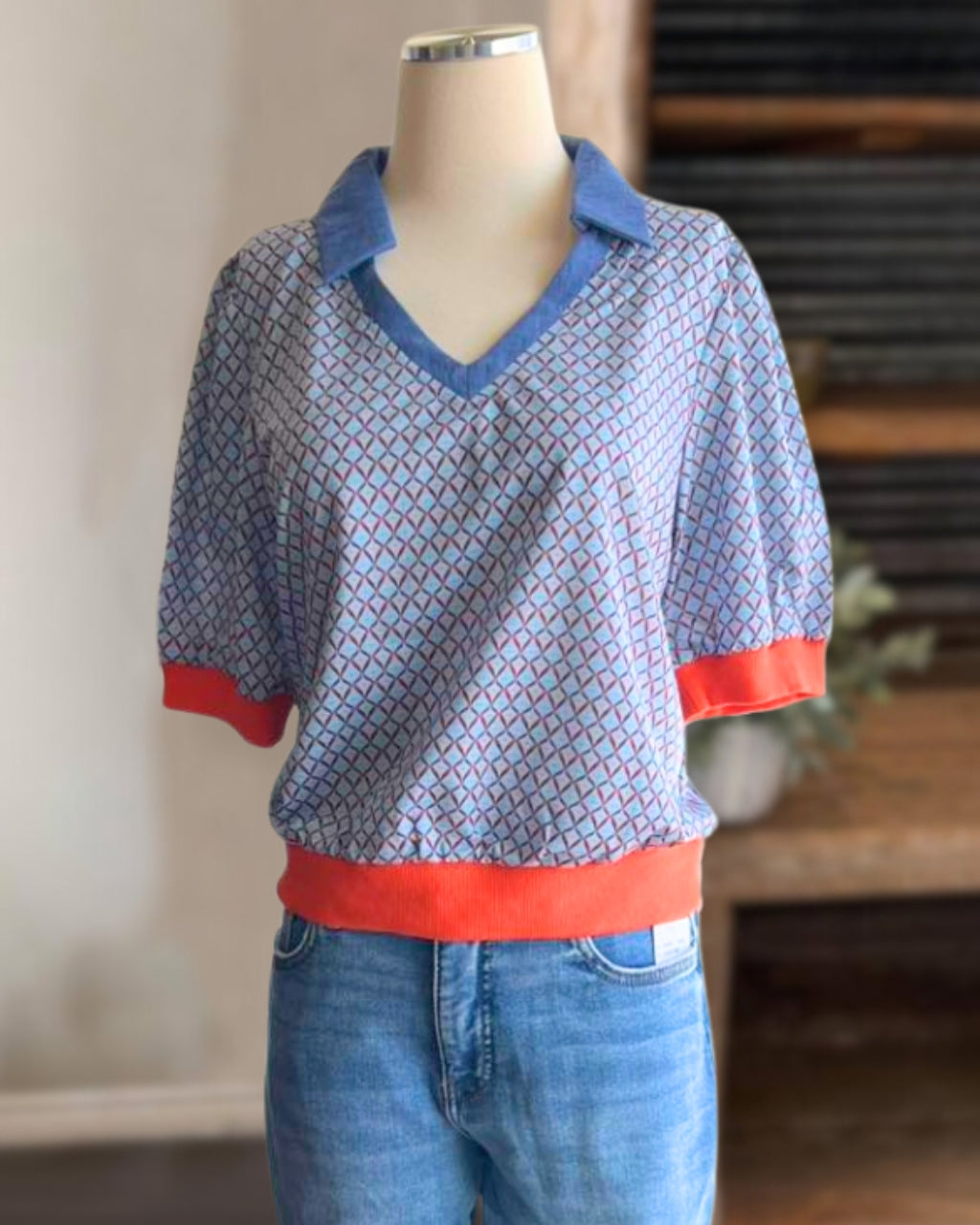 Contrast-Trim Collared Top