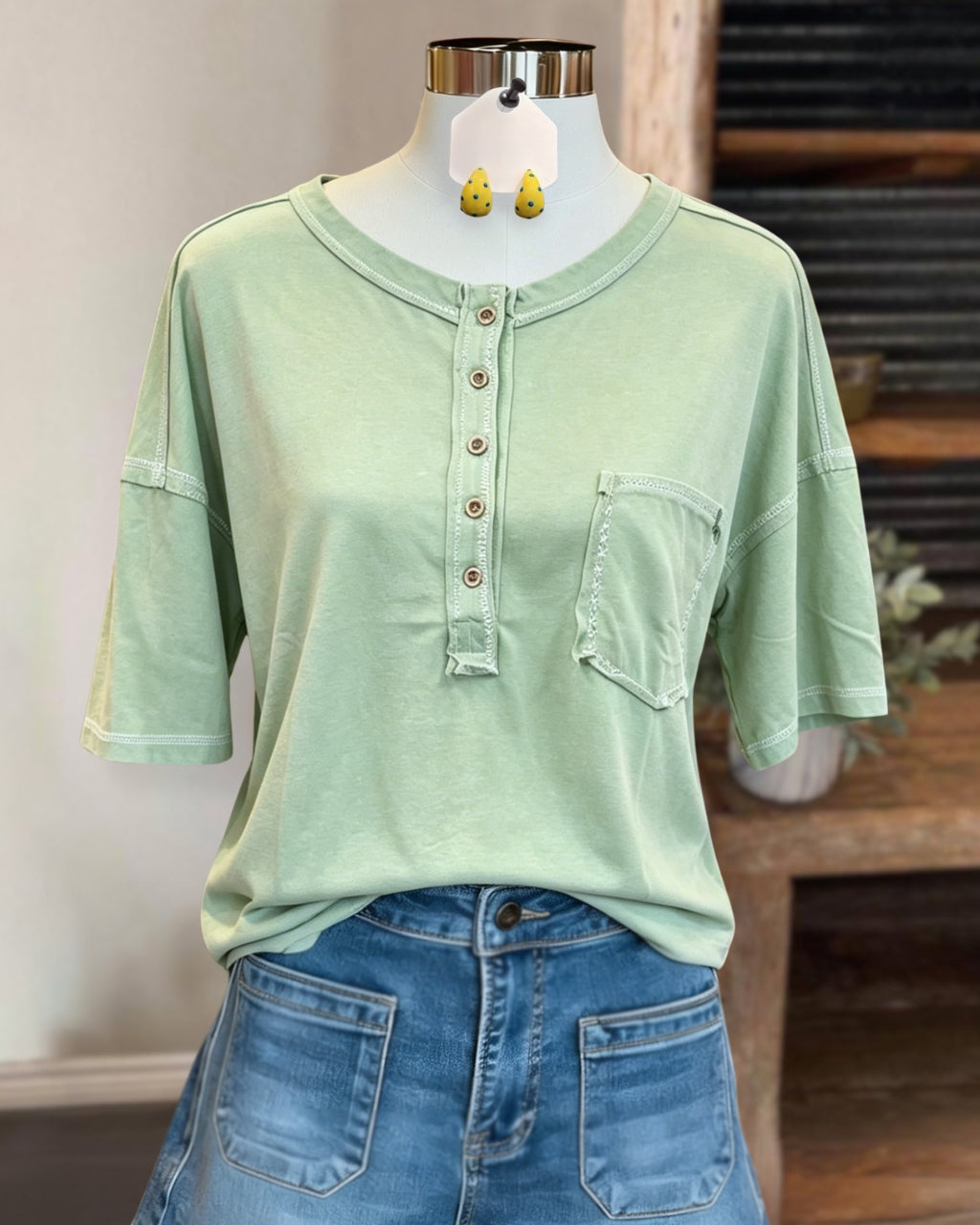 Simple Pocket Henry T-shirt