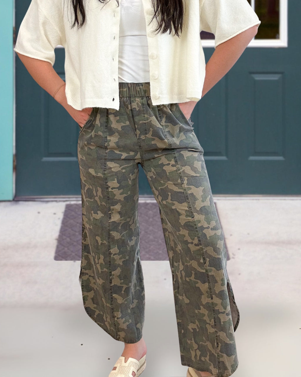 Stylish Slit Hem Camouflage Pants