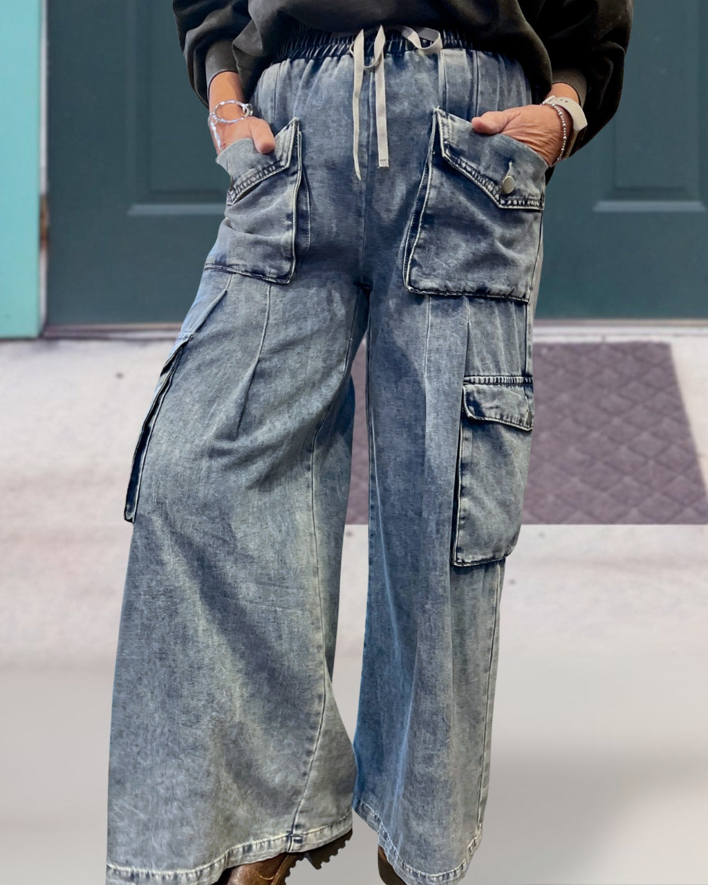 Unique Large Pockets Loose Jeans