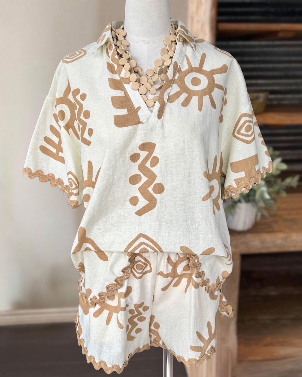 Sun Totem Wavy-edged Shorts Set