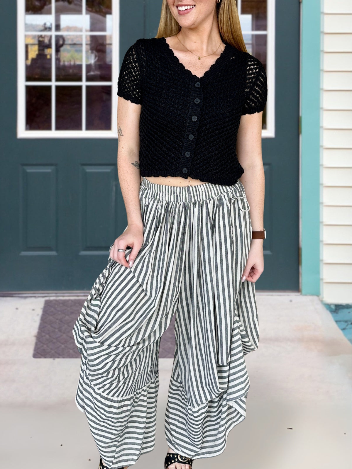 Loose-Fitting Striped Ruffled Pants