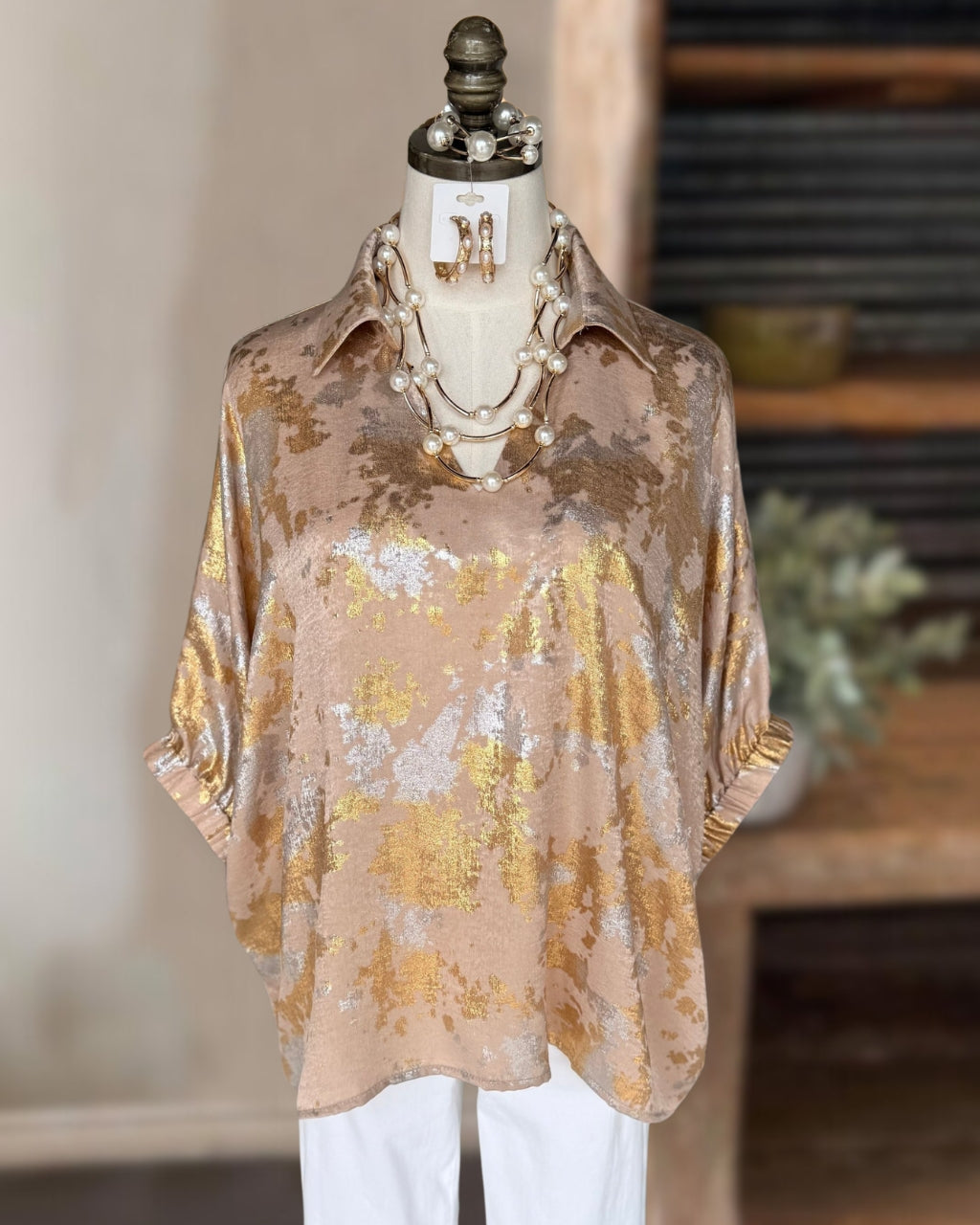 Stylish Gold-stamped V-neck Top