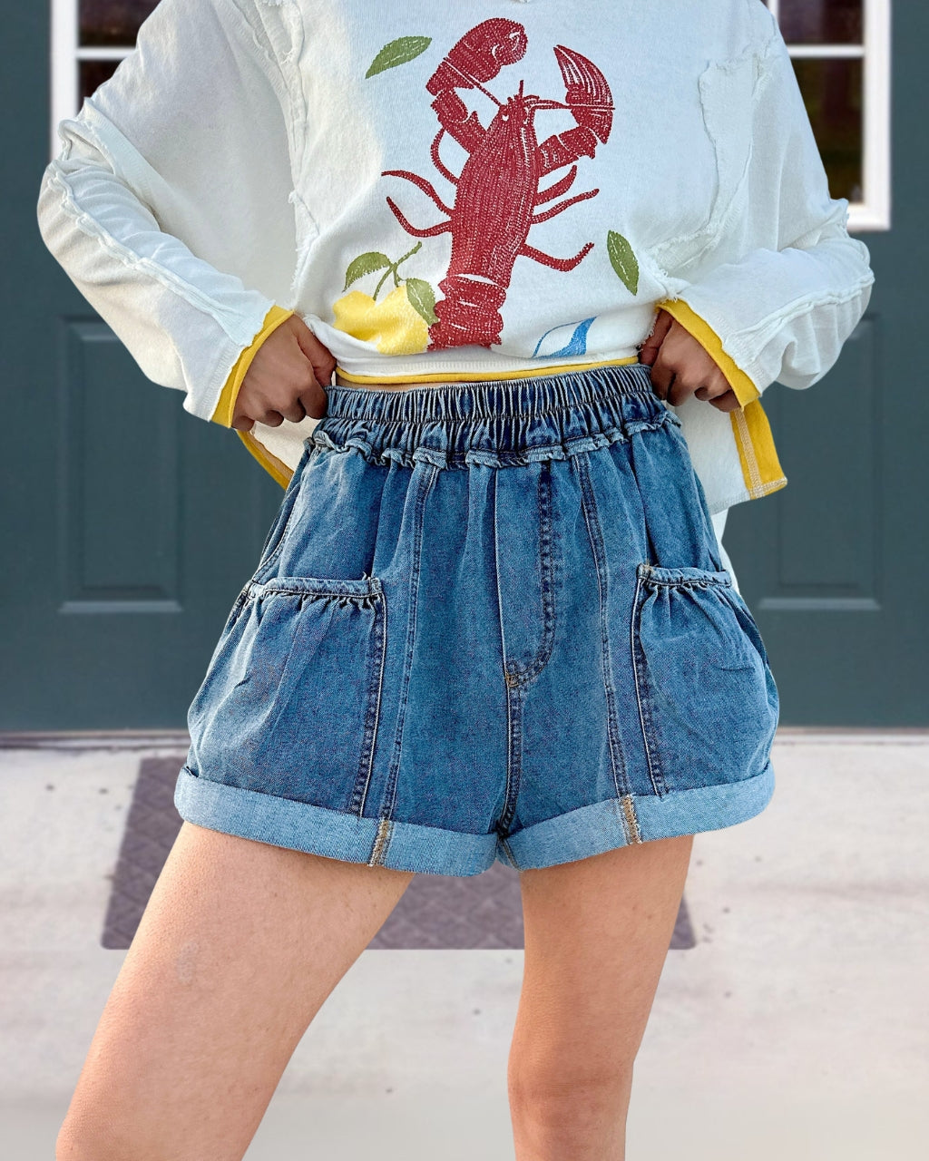 Chic Pocket Denim Shorts