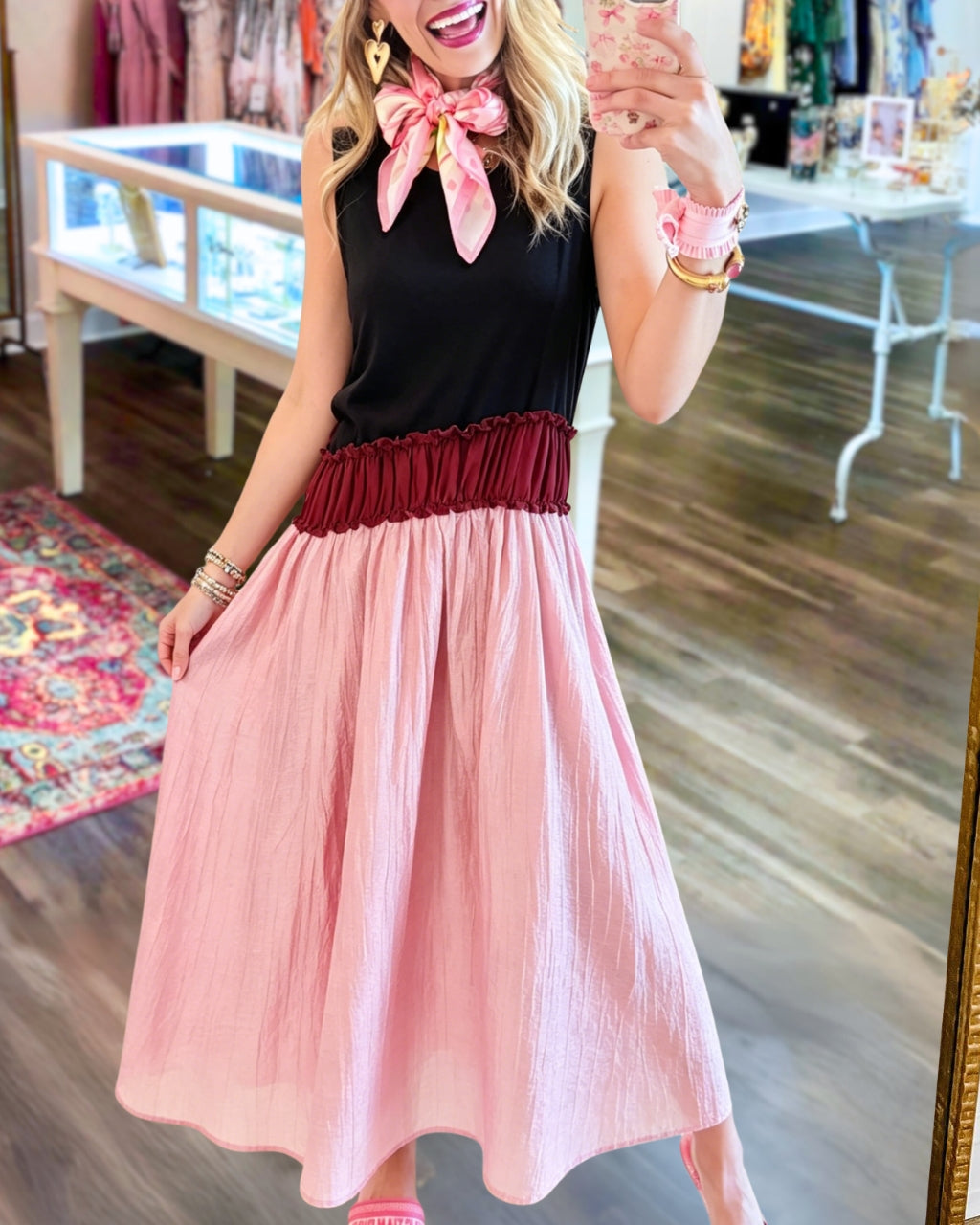 Color-blocked Pleated Sleeveless Dress