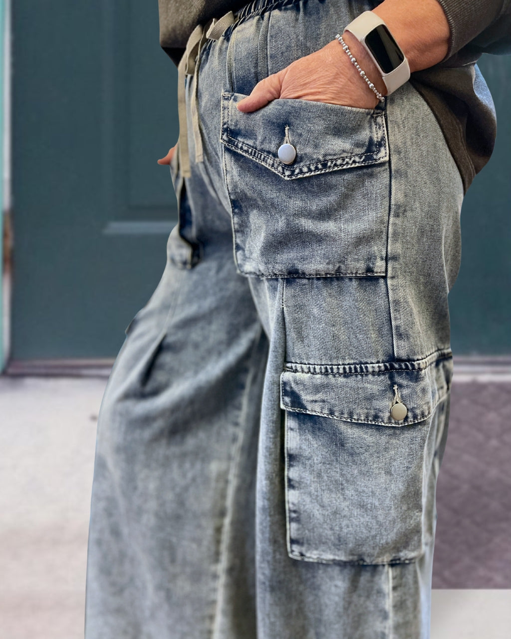 Unique Large Pockets Loose Jeans