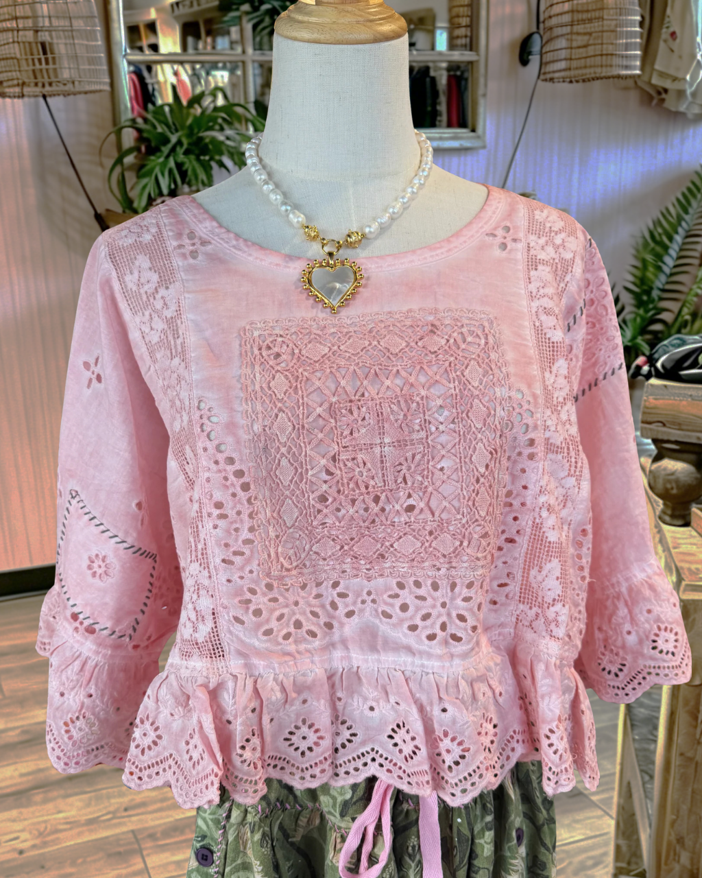 Retro Embroidered Hollow-out Top