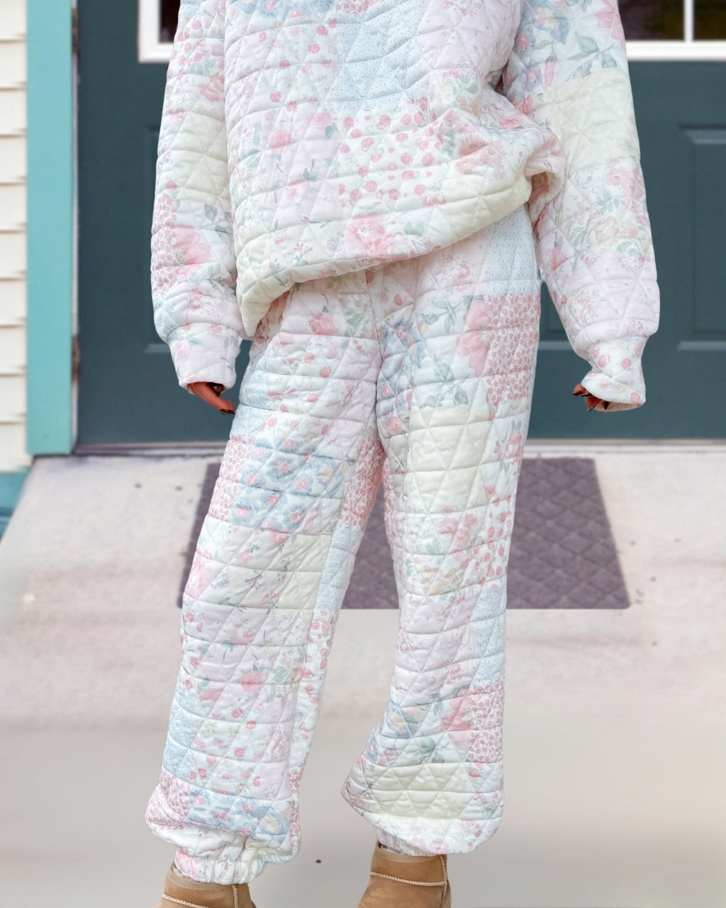 Floral-patterned Diamond-shaped Quilted Set