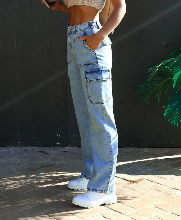 HIGH WAISTED WIDE LEG CARGO JEANS